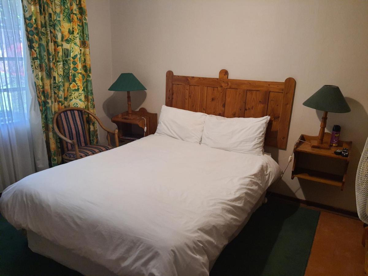 Lord Fraser Guest House Wepener エクステリア 写真