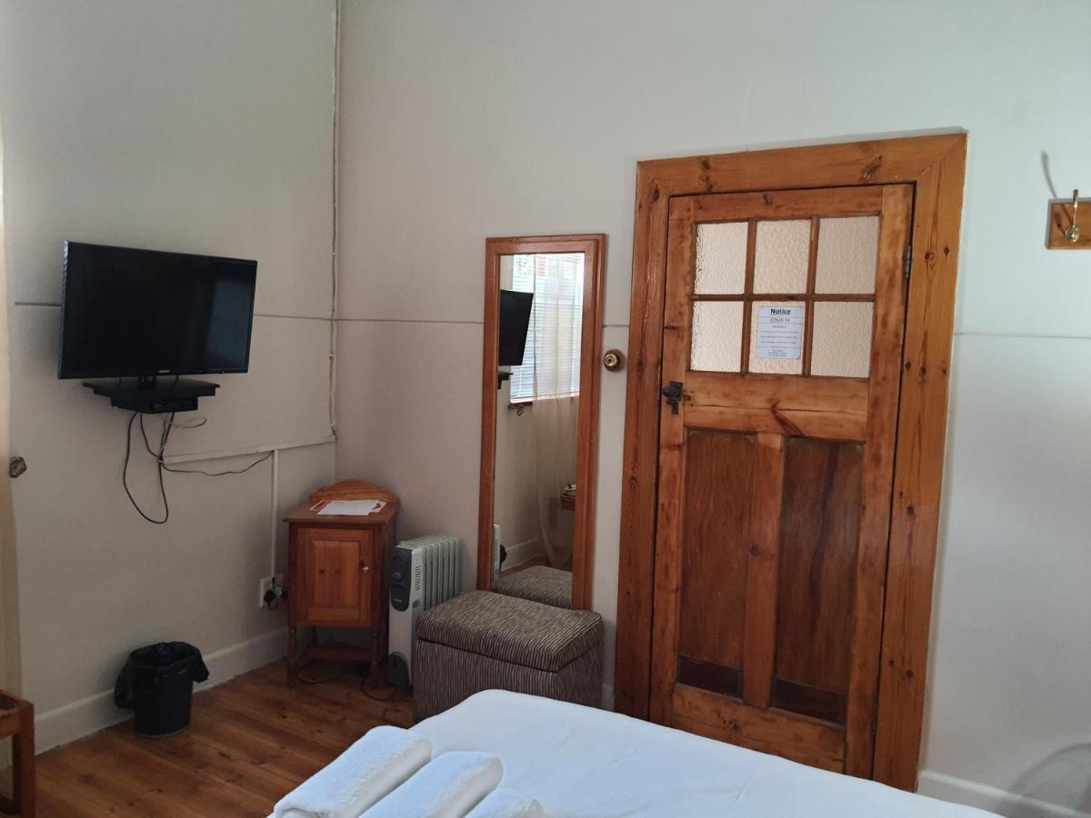 Lord Fraser Guest House Wepener エクステリア 写真