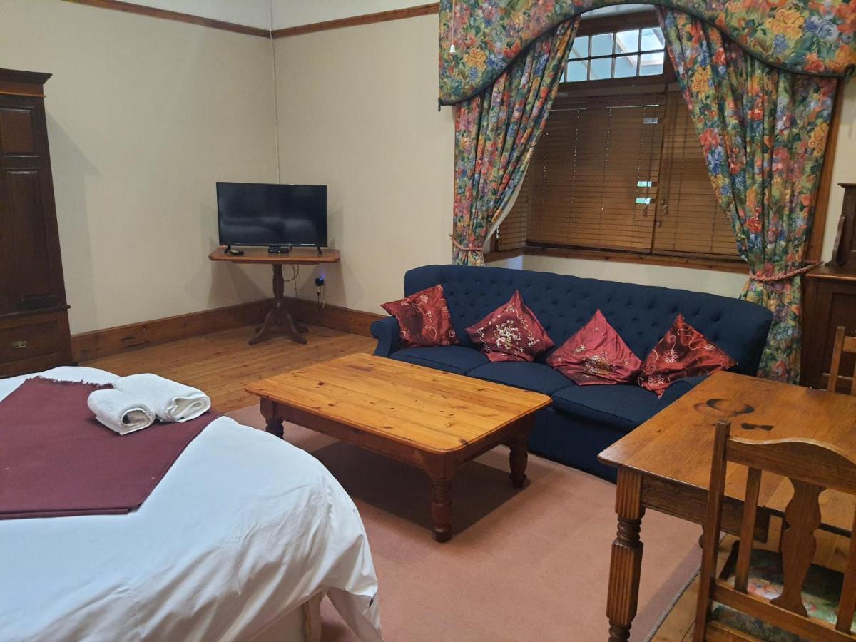 Lord Fraser Guest House Wepener エクステリア 写真